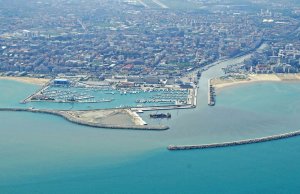 15 x 4.5 Metro Amarração Porto de Recreio di Pescara Para Venda