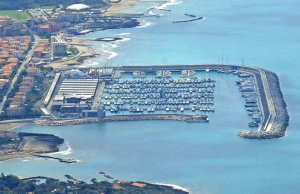 24 x 6.5 Metro Amarração Porto de Recreio Cala de' Medici Para Venda