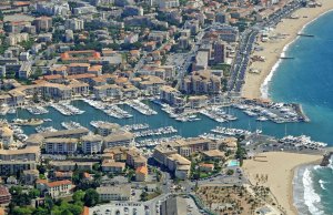 40 x 9 Metro Amarração Port De Frejus Porto de Recreio Para Venda