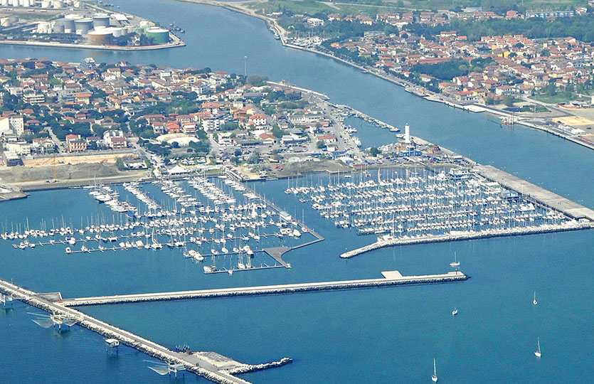 Marina Di Ravenna - Marina Berços / Amarrações